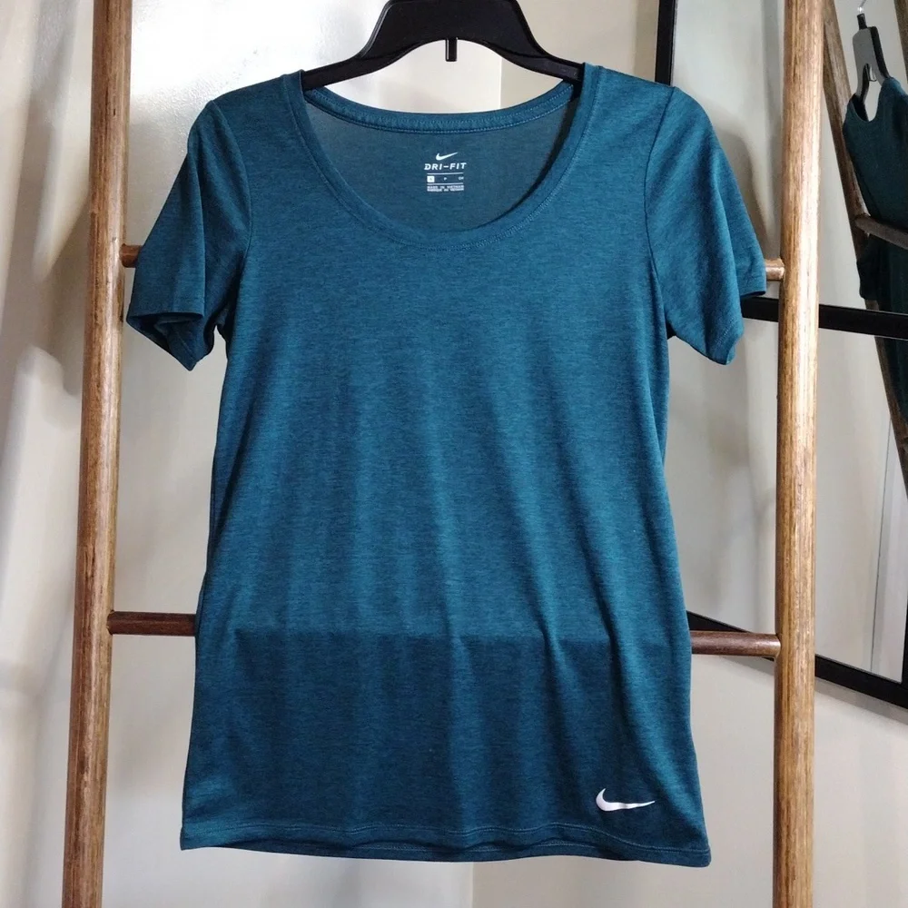 Nike Dri-fit Top Size Small